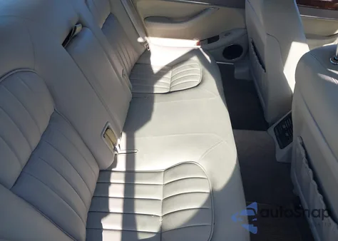 1982 Jaguar Xj6 z USA, uszkodzony, nr VIN SAJH1740SC724383